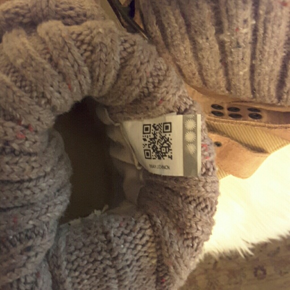 COPY - Ugg W Cambridge w/CHE genuine fur - Picture 6 of 8